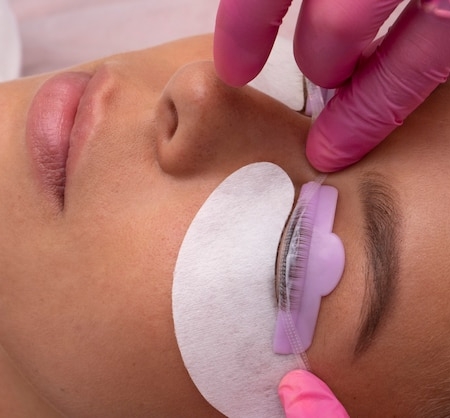 Kurzlash lift a laminácia obočia